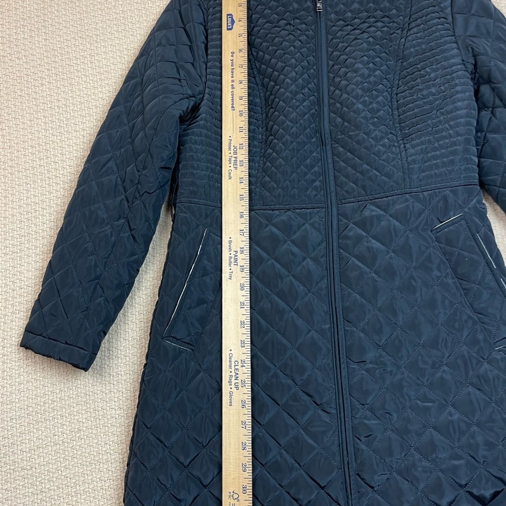 Burberry Black Quilted Coat w/o belt - Picture 9 of 16